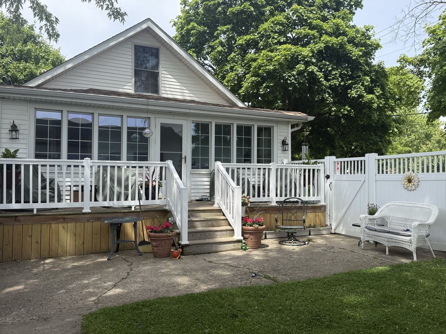 Property Photo: 2701 Harrison Place IL 60085