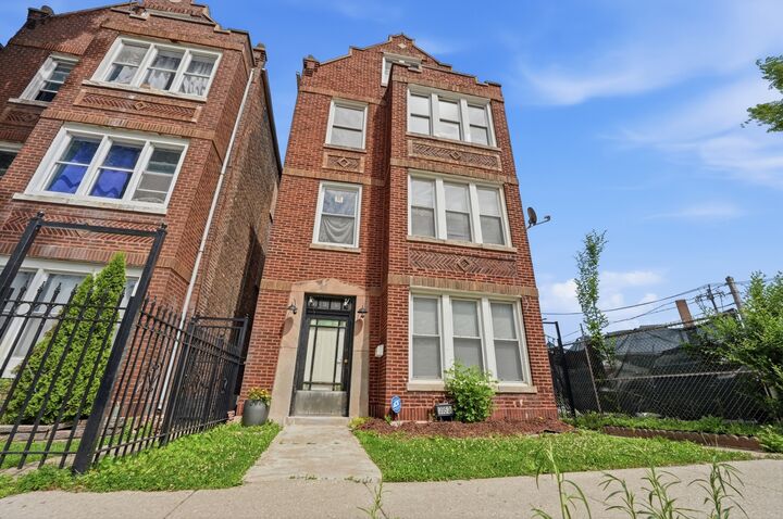 Property Photo:  3953 S California Avenue  IL 60632 