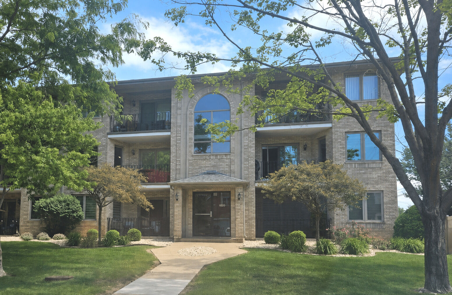 Property Photo:  8809 S 79th Avenue 20  IL 60457 