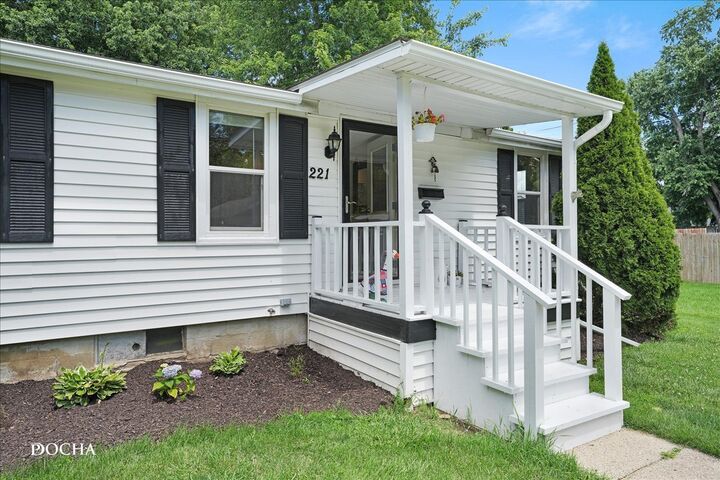Property Photo:  221 Boulevard Street  IL 60548 