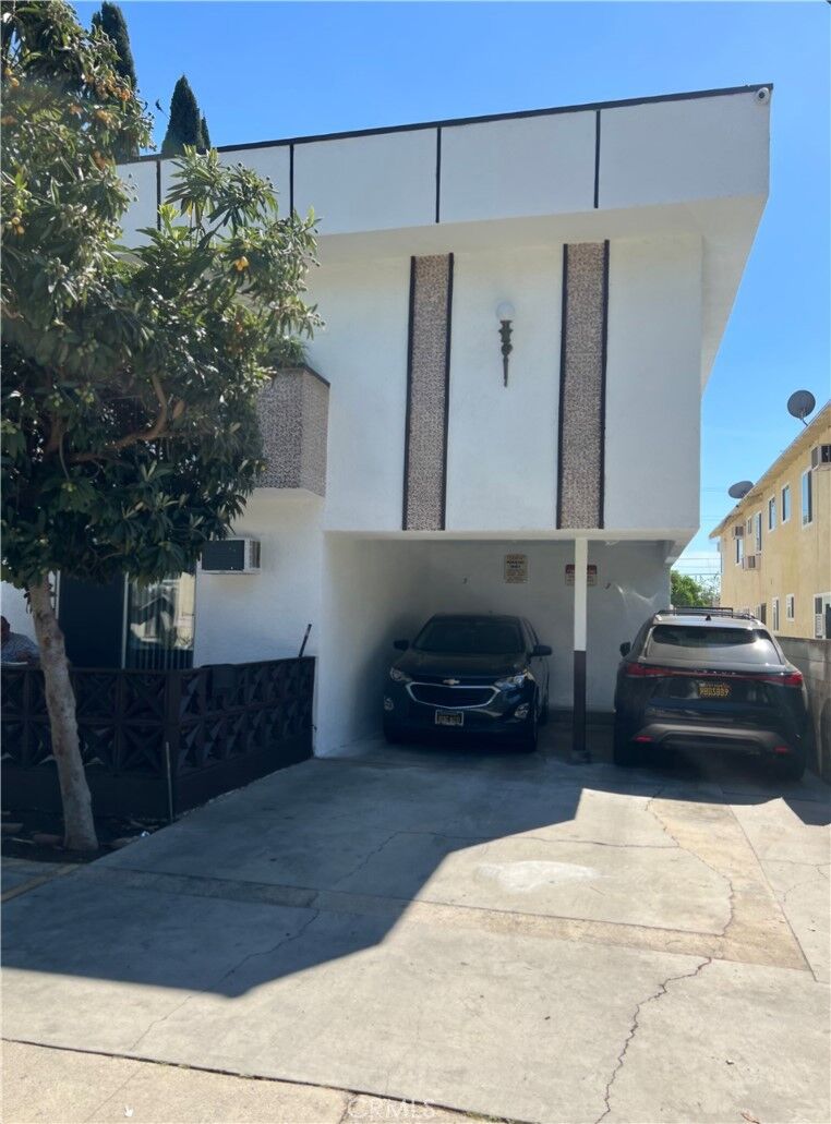 Property Photo:  14218 Sylvan Street  CA 91401 