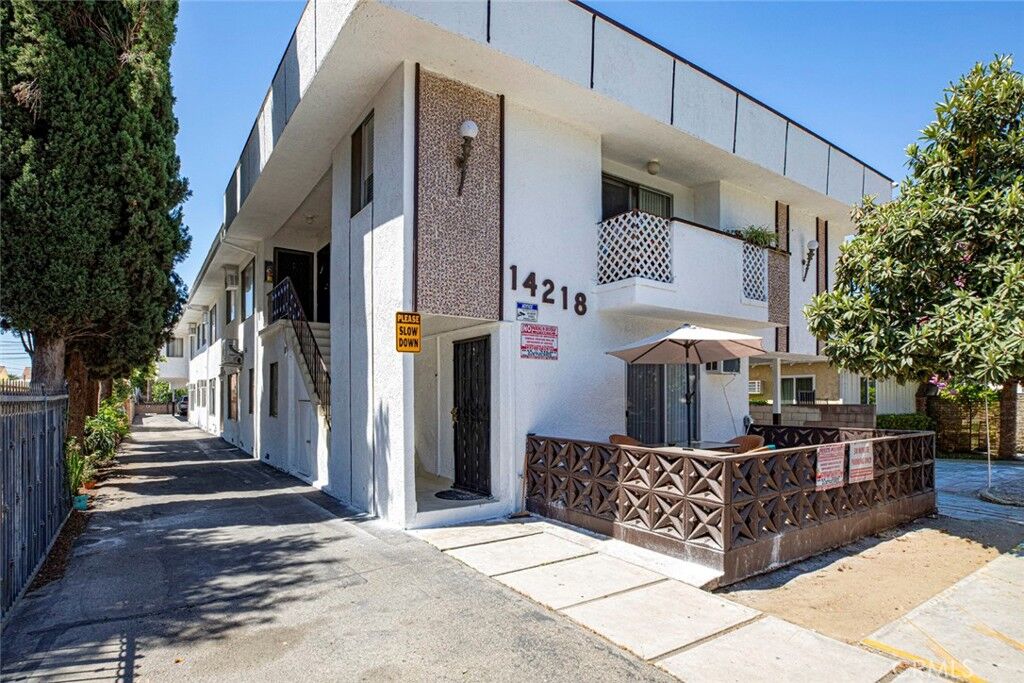 Property Photo: 14218 Sylvan Street CA 91401