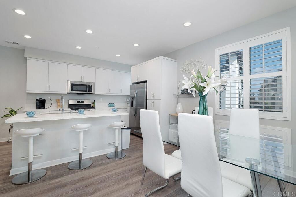 Property Photo:  2137 Stellar Way 4  CA 91915 