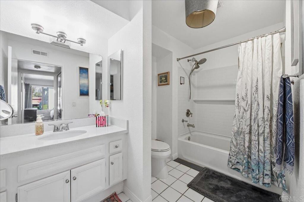 Property Photo:  1010 E Washington Avenue #71  CA 92025 