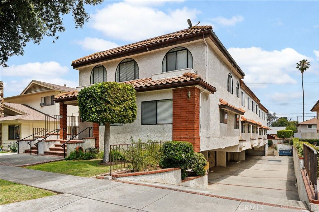 Property Photo: 424 N N Electric Ave CA 91801