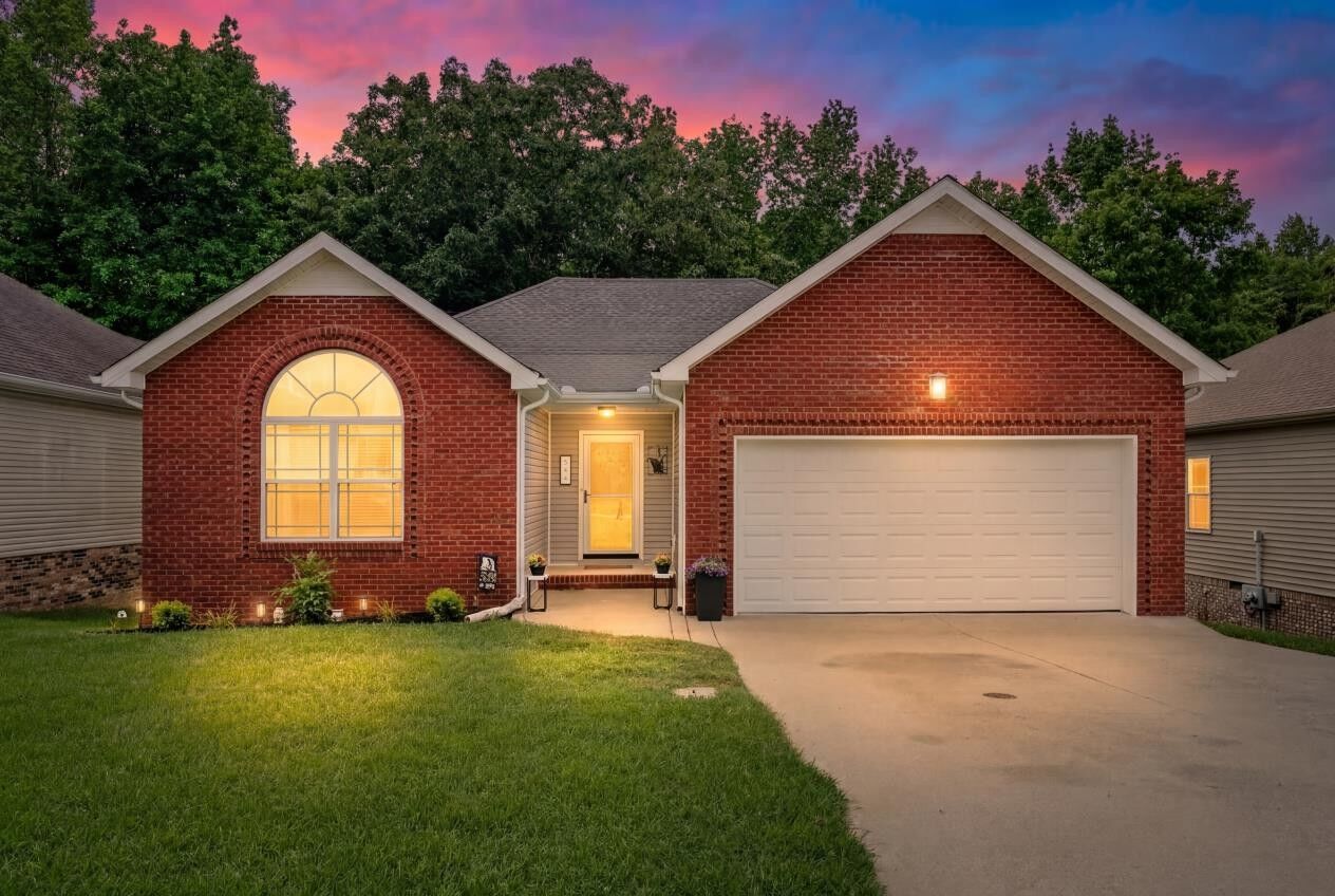 Property Photo:  544 Parkvue Village Way  TN 37043 