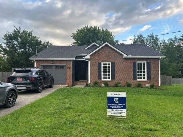 Property Photo: 916 Dolphin Ln TN 37043