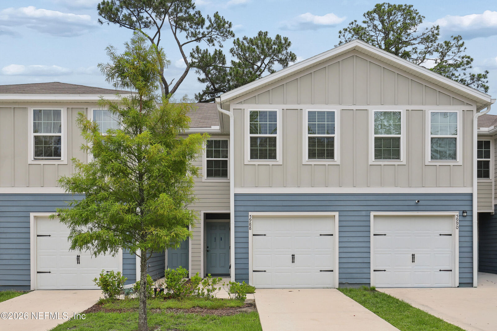 Property Photo:  5988 Creekside Crossing Drive  FL 32210 