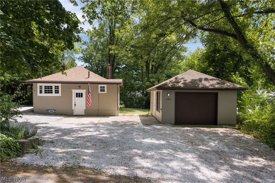 Property Photo:  206 Lakota Avenue  OH 44319 