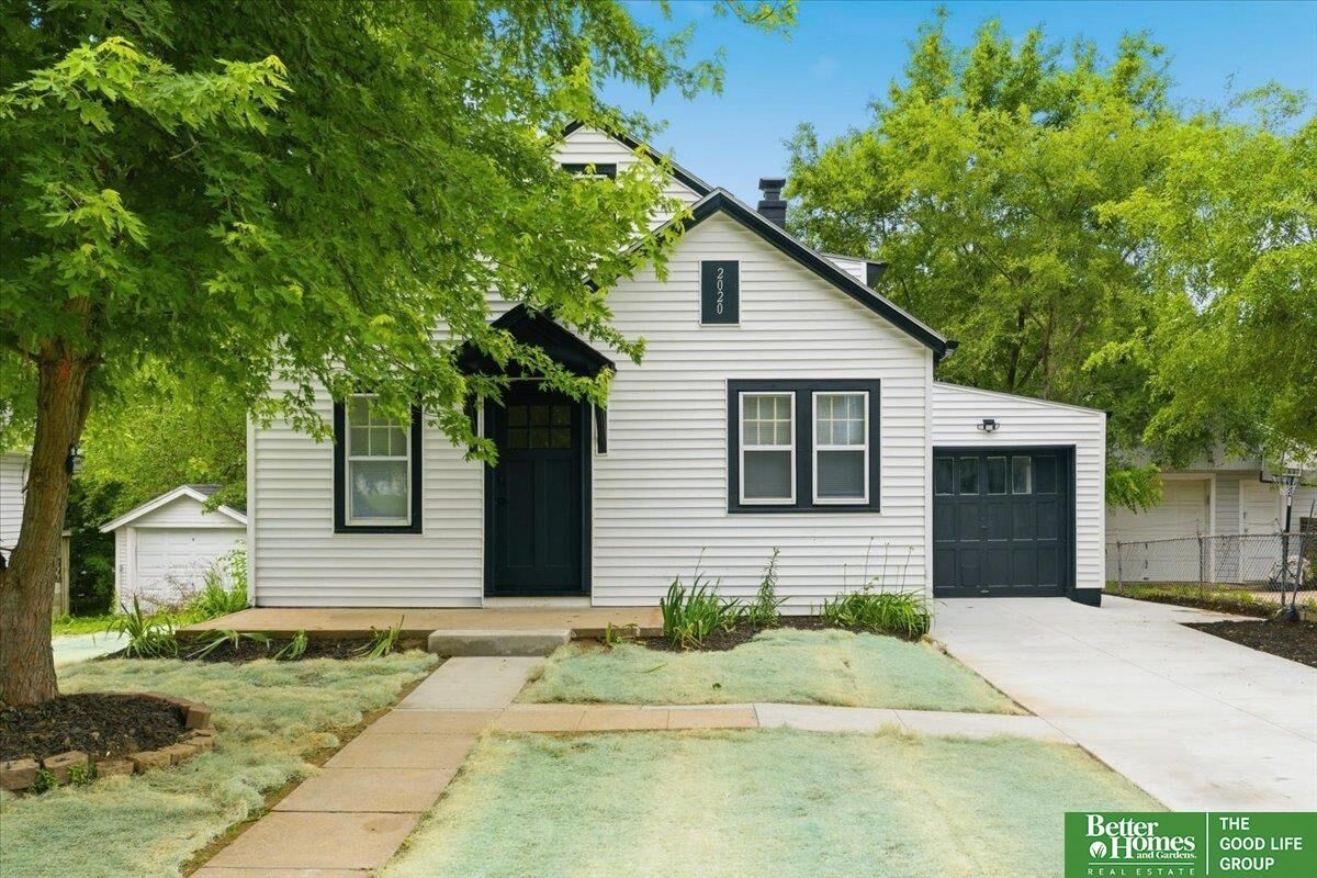 Property Photo: 2020 N 64 Street NE 68104