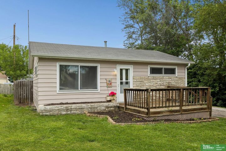 Property Photo:  1616 Valley Street  NE 68048 
