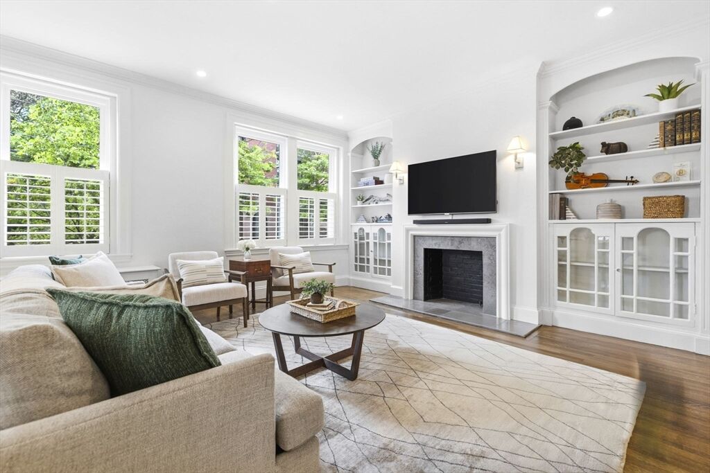 Property Photo: 123 Saint Paul St 1 MA 02446