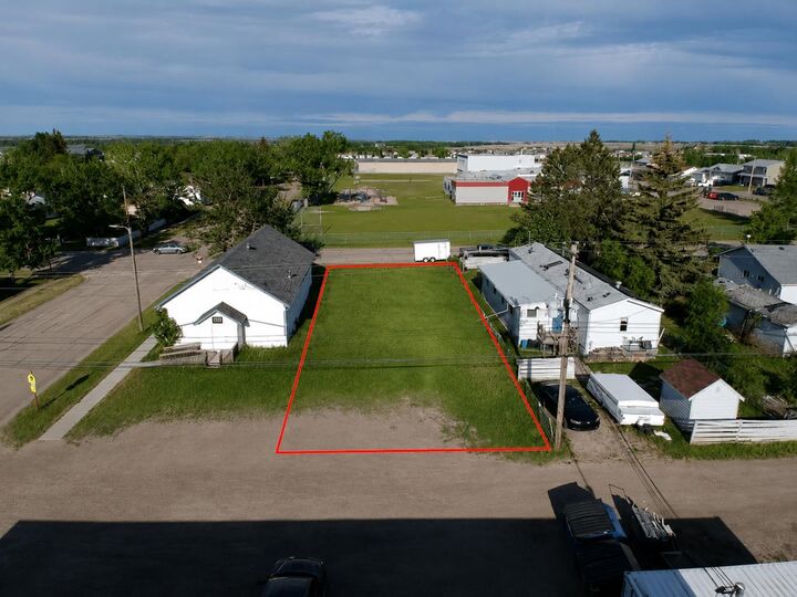 Property Photo:  9828 99 Street  AB T0H 3S0 
