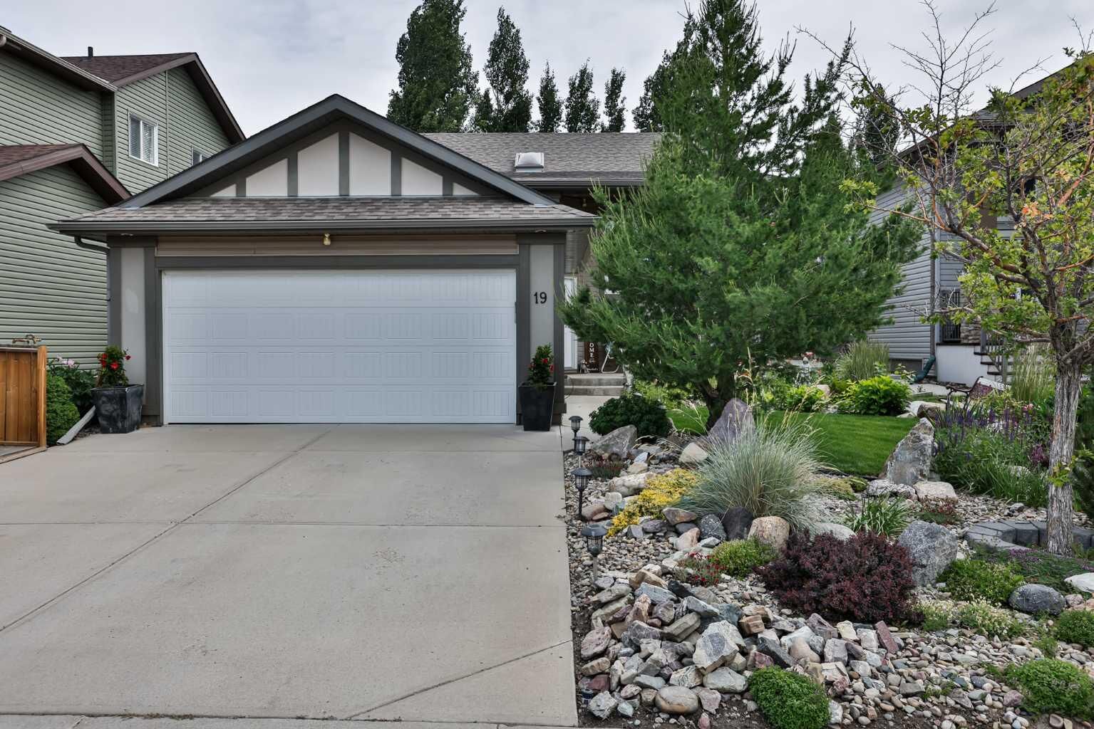 Property Photo:  19 Firelight Way W  AB T1J 4W1 