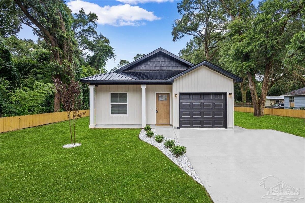 Property Photo:  4837 Sierra Dr  FL 32526 