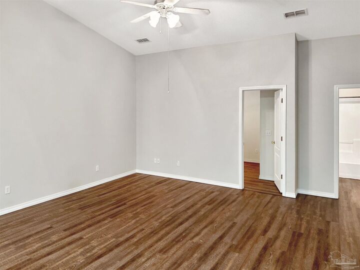 Property Photo:  217 Cohasset Ct  FL 32534 