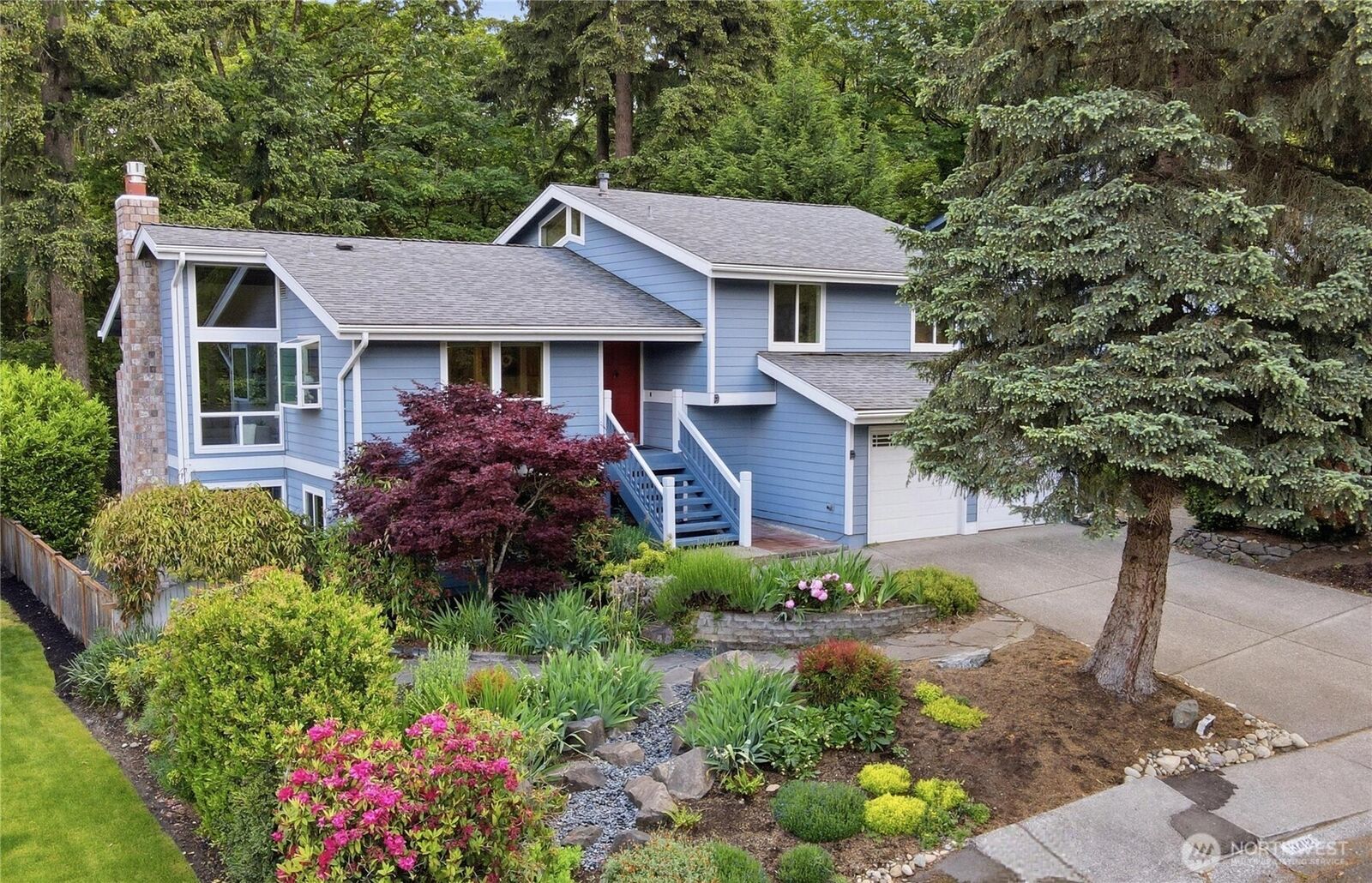 Property Photo: 13412 SE 59th Street WA 98006