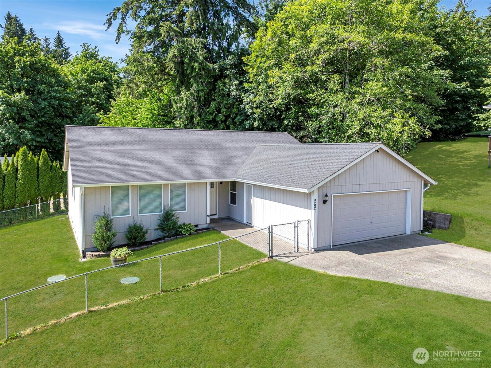Property Photo:  2521  123rd Avenue SW  WA 98512 