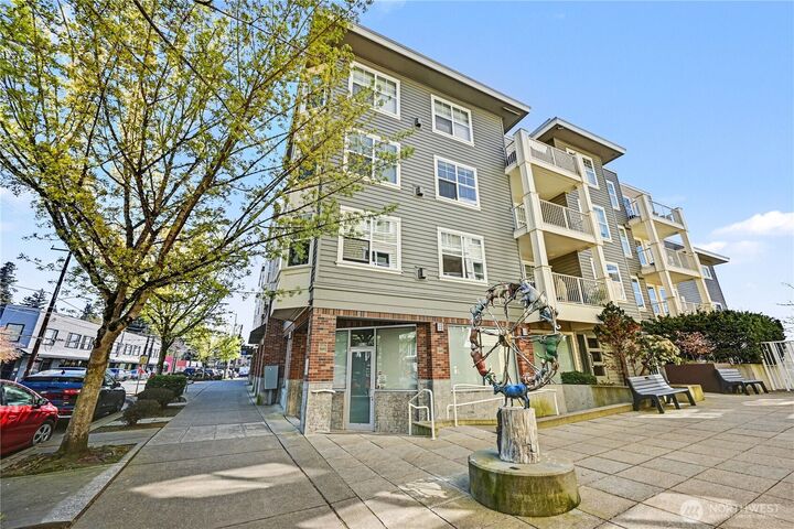 Property Photo:  2901 NE Blakely Street 128  WA 98105 