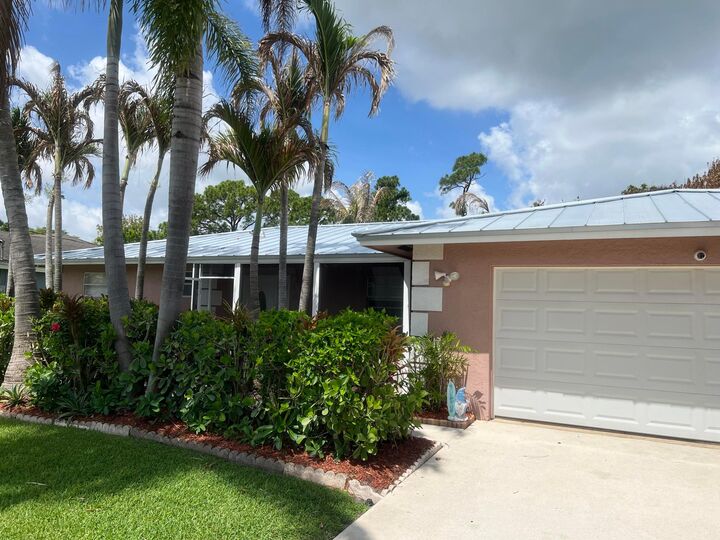 Property Photo: 173 SE Fallon Drive FL 34983