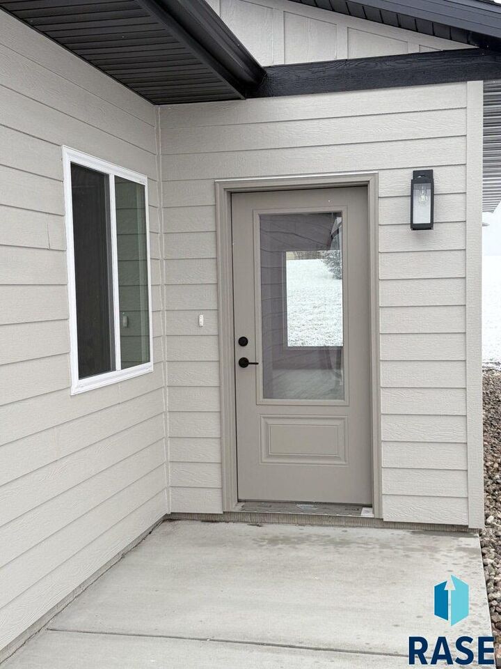 Property Photo:  1104 S 6th Ave  IA 51246 