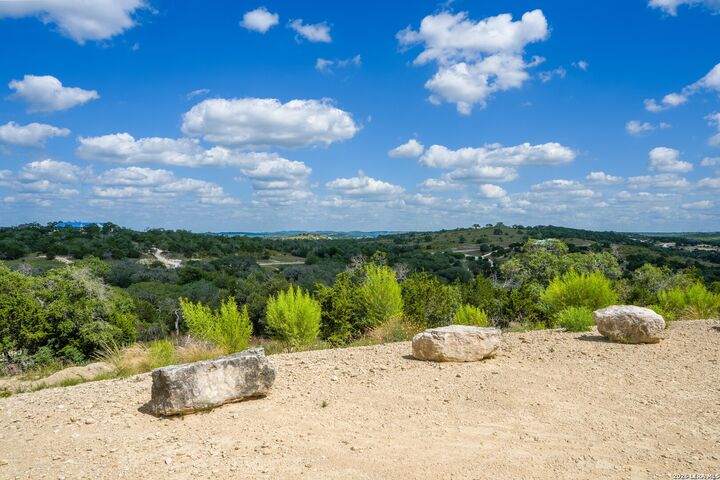 Property Photo: 152 Jungfrau Hill Rd TX 78013