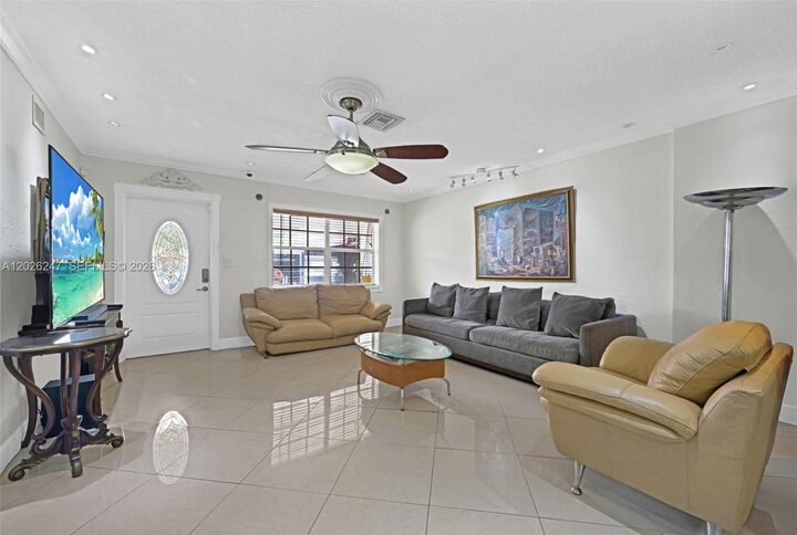 Property Photo:  2849 Dewey St 2849  FL 33020 