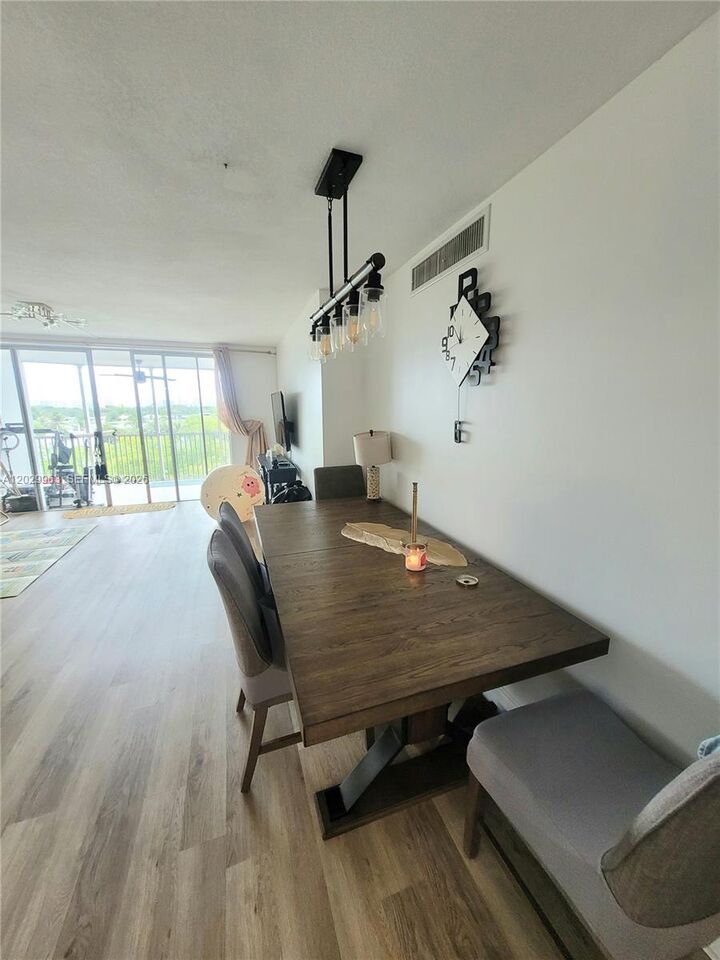 Property Photo: 1780 NE 191st St 611-2 FL 33179