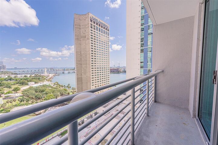 Property Photo:  325 S Biscayne Blvd 2020  FL 33131 