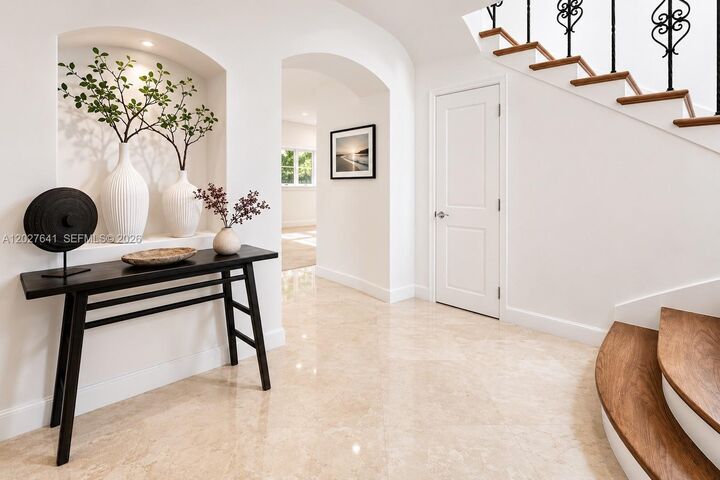 Property Photo:  1776 Michigan Ave  FL 33139 