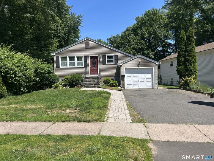 Property Photo:  54 Berkshire Road  CT 06107 