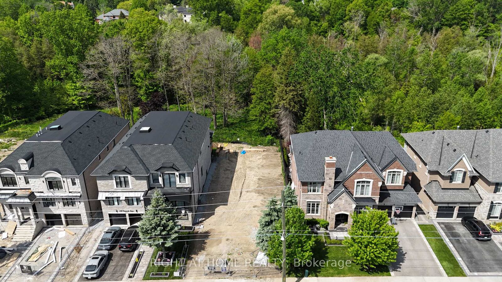 Property Photo:  860 Riverside Drive  ON L1T 3S2 