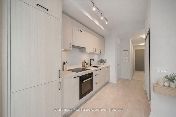 1 Quarrington Lane 1004 — photo 1