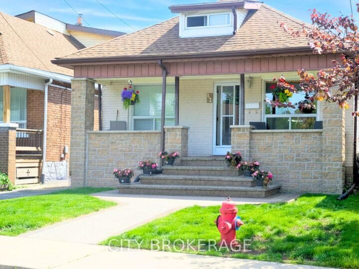 Property Photo: 42 Dalhousie Avenue ON L8L 3J5