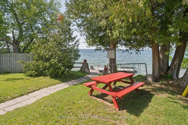 68 Farley Circle — photo 1