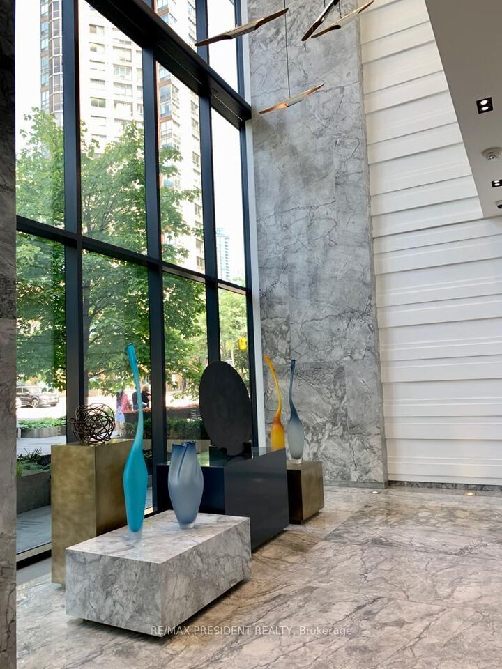 Property Photo: 57 St Joseph Street 913 ON M5S 0C5