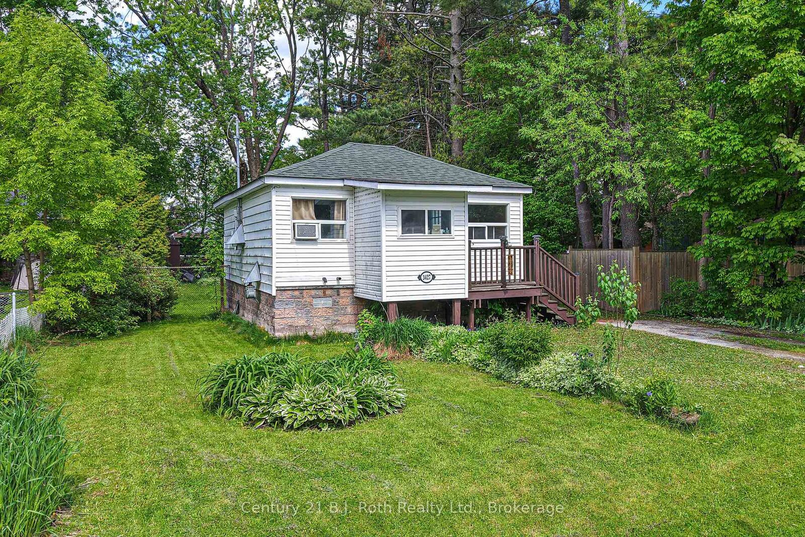 Property Photo: 3427 Coronation Avenue ON L0K 1G0