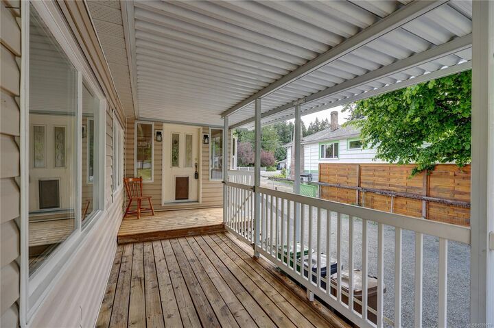 Property Photo:  9486 Chemainus Rd  BC V0R 1K5 