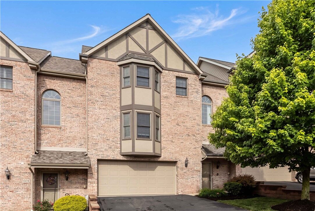 Property Photo: 603 Brandon Way PA 15108