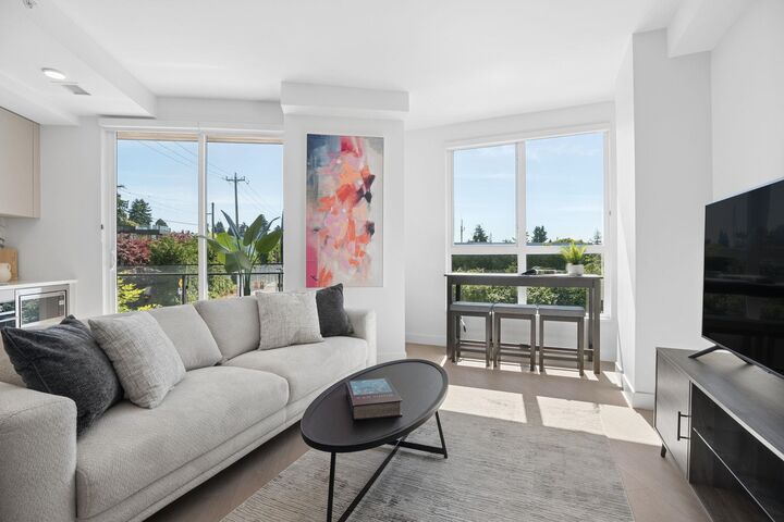 Property Photo: 333 St. Davids Avenue 204 BC V7L 3N7