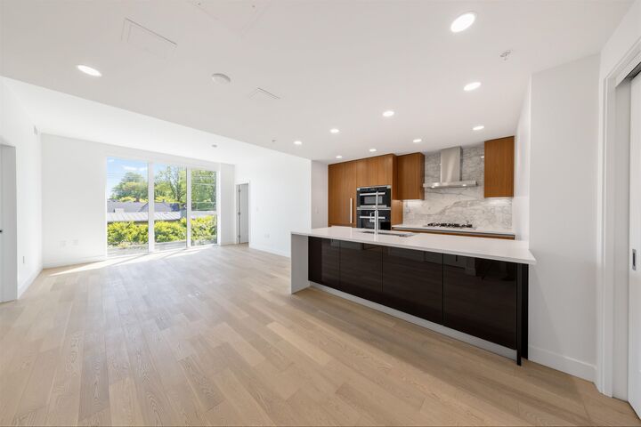 Property Photo:  2888 Arbutus Street 403  BC V6J 0J1 
