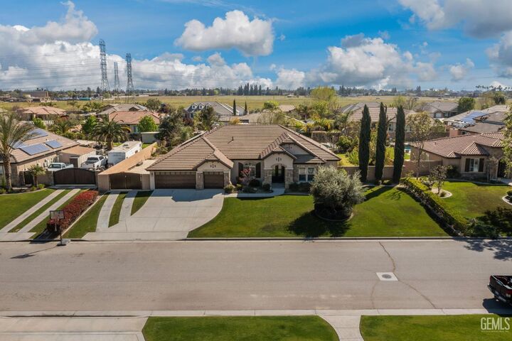 Property Photo:  16349 Coastal Court  CA 93314 