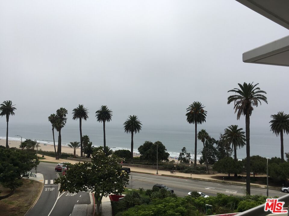 Property Photo:  201 Ocean Ave  CA 90402 