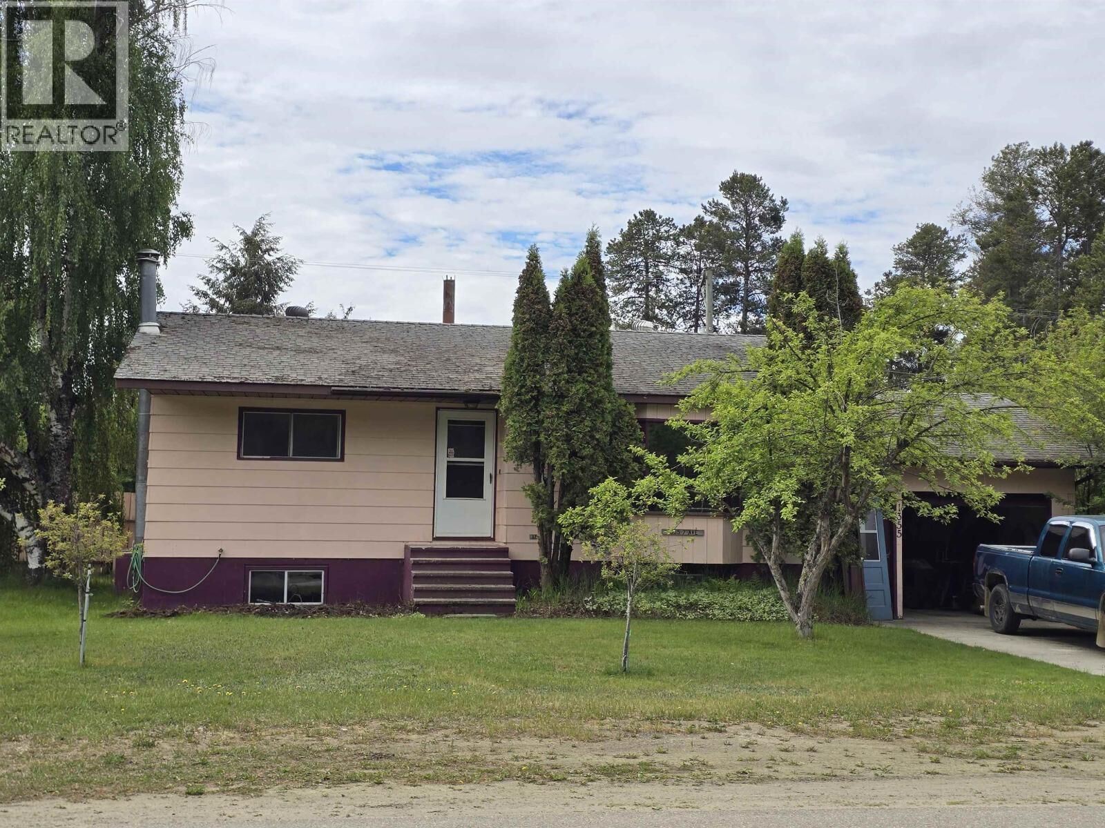 Property Photo: 1355 7th Avenue BC V0E 2Z0