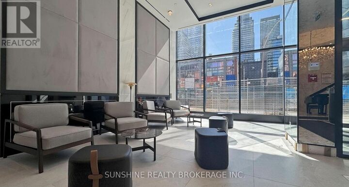 Property Photo:  8 Wellesley Street West 1901  ON M4Y 0J5 
