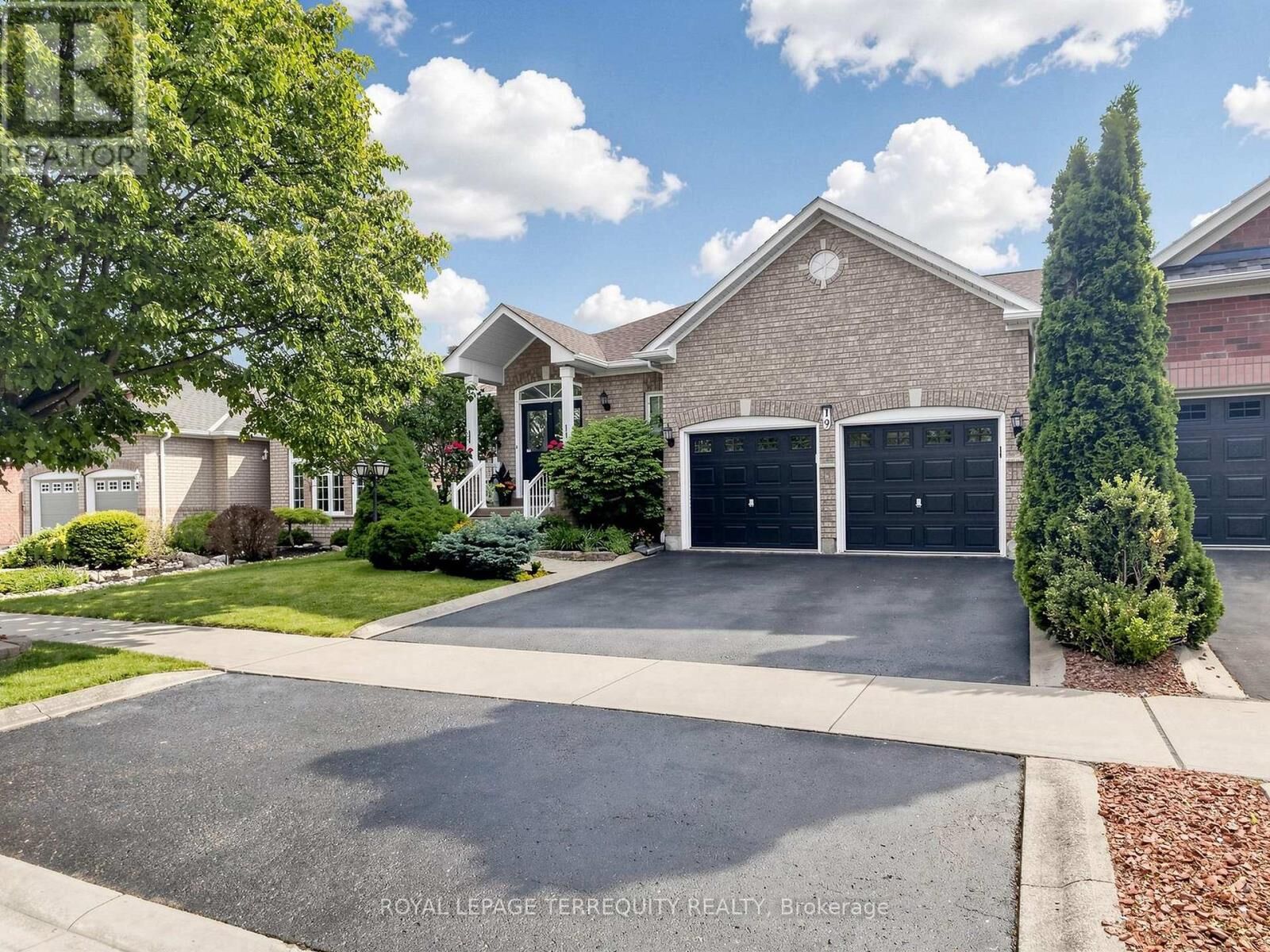 Property Photo: 19 Johnson Crescent ON L7G 6C9