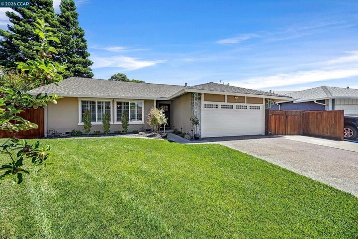 Property Photo:  8 Bath Ct  CA 94583 