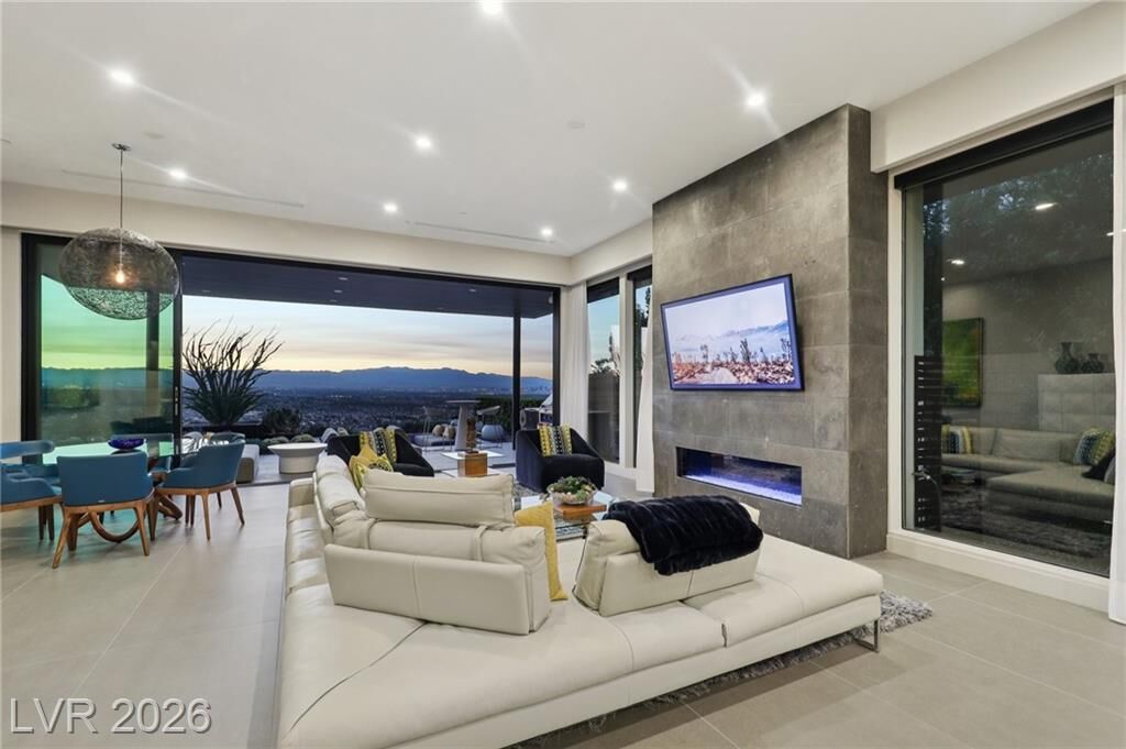 Property Photo: 375 Tranquil Peak Court NV 89012