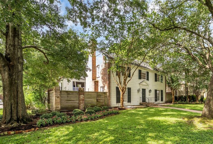 Property Photo:  3105 Locke Lane  TX 77019 