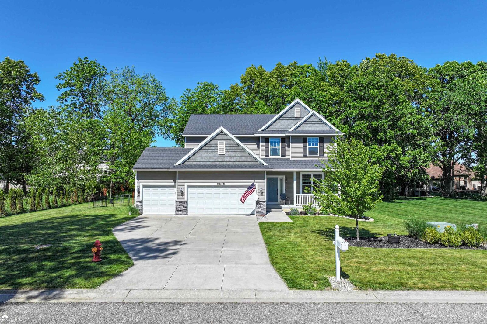 Property Photo:  9252 Hidden Oaks Drive  MI 48439 